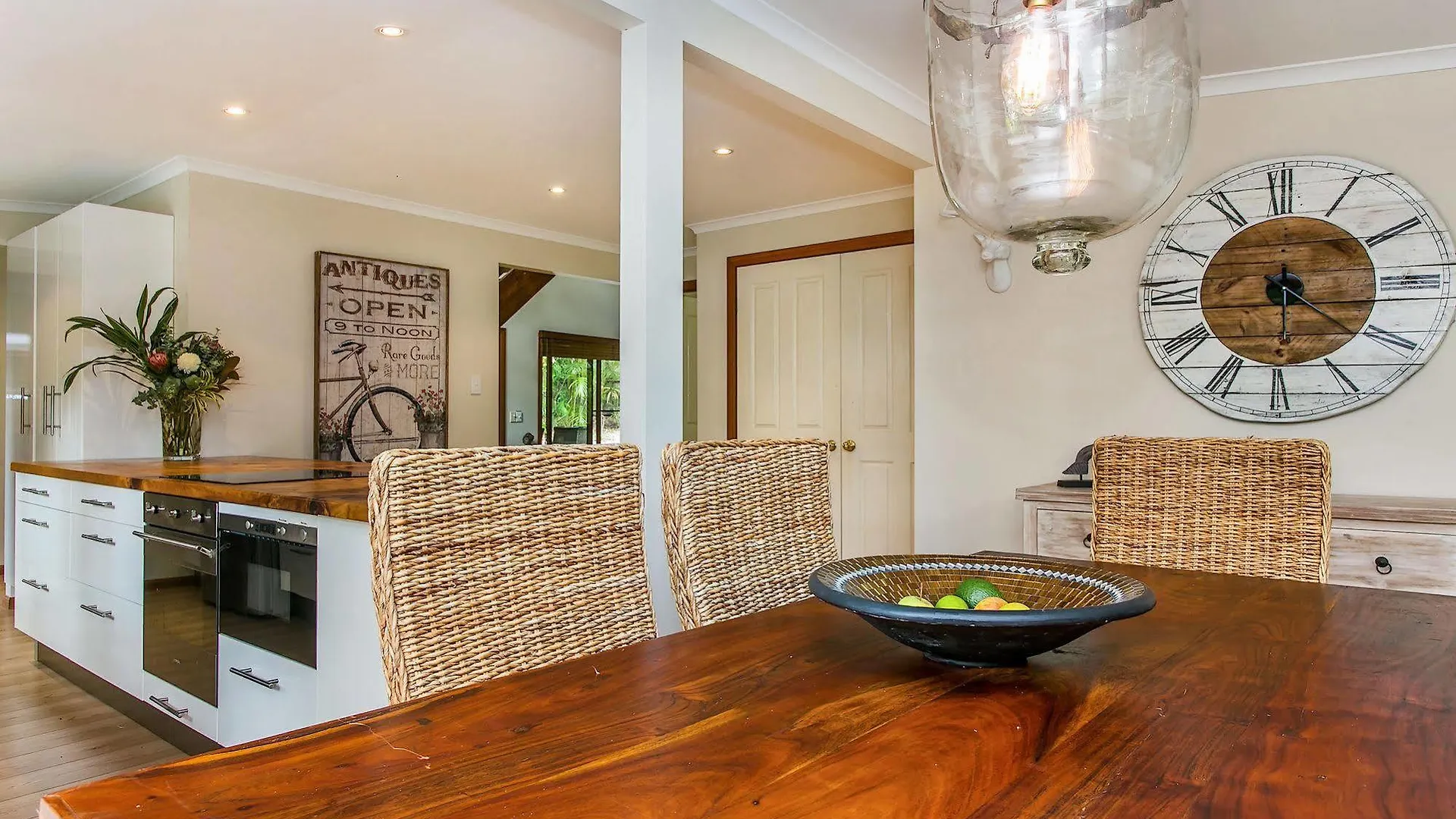 Bottlebrush Cottage Byron Bay 0*,  Australia
